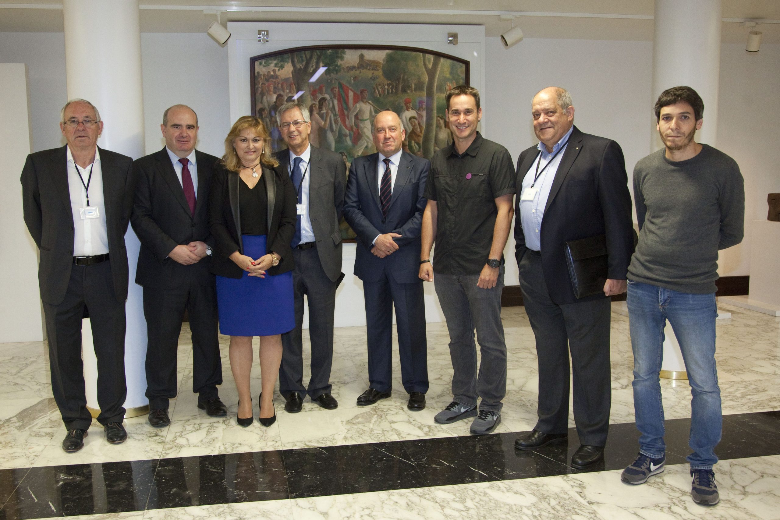 Argi berdea Eusko Legebiltzarrean Enpresan parte hartzeko euskal eredu inklusiboari